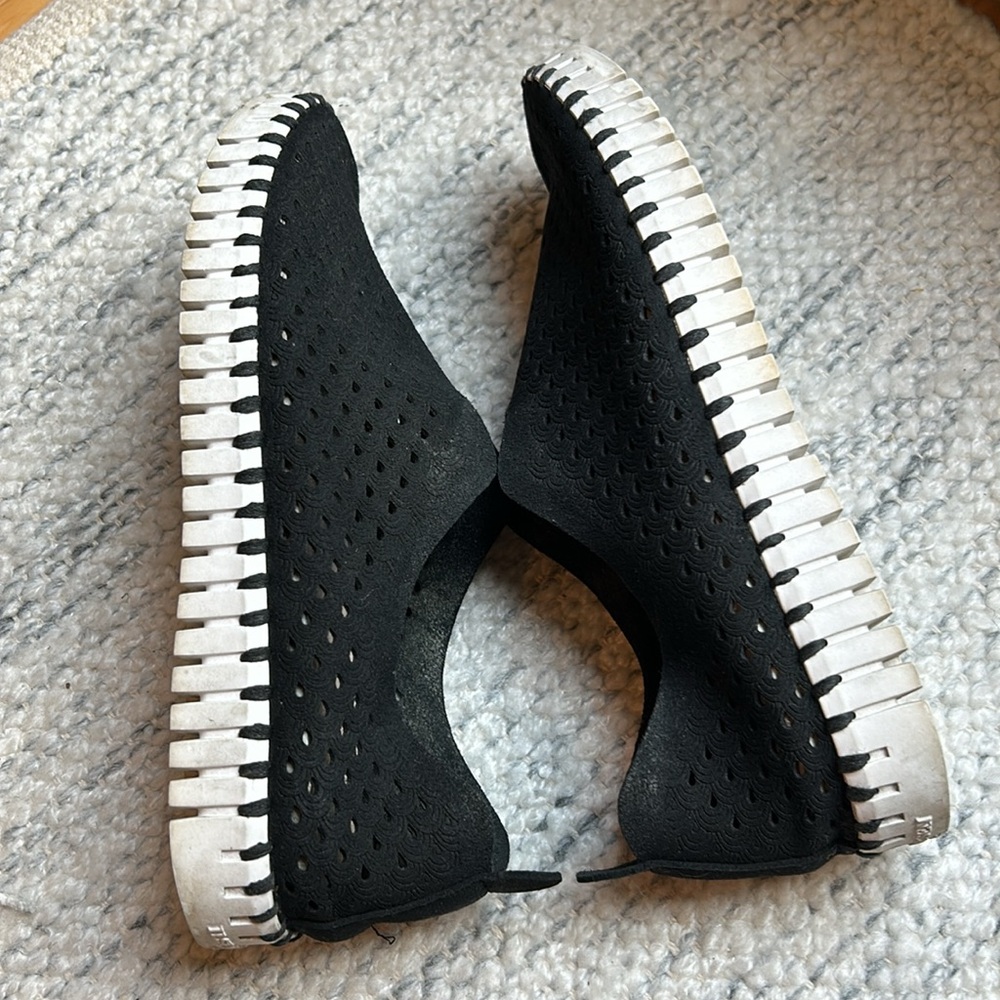 Isle Jacobsen Tulip Black Slip On Women’s Loafer Shoes - Picture 10 of 11